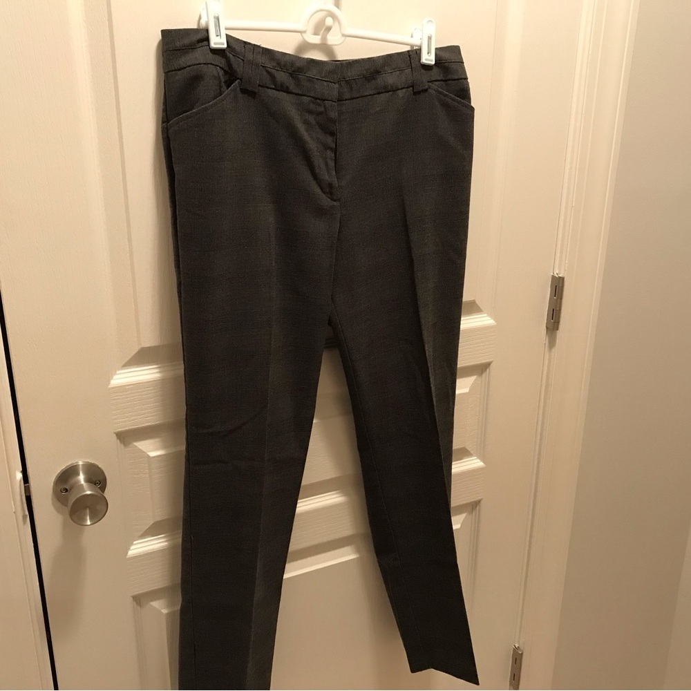 Van Heusen Studio Size 8 Plaid Pants.